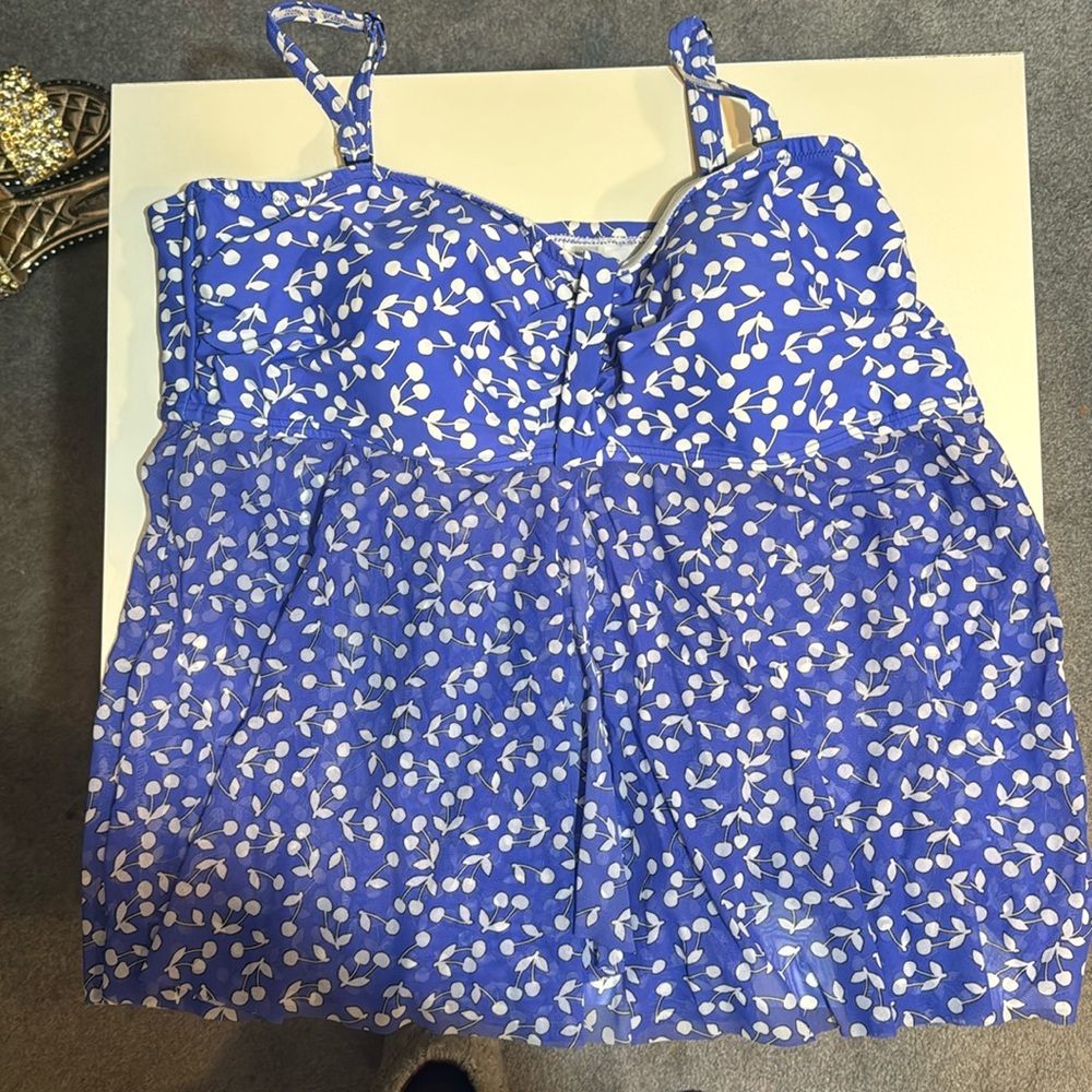 Size 24W bathing suit top
